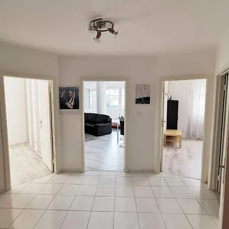 Bright, Spacious 3 Bedroom, Garage *