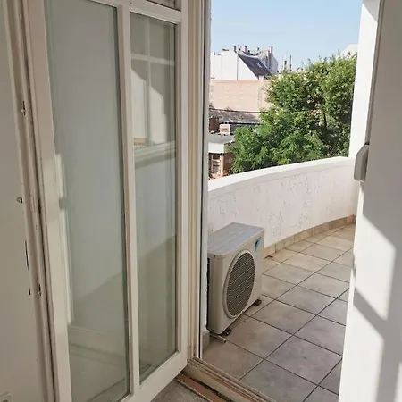 Bright, Spacious 3 Bedroom, Garage Apartment *