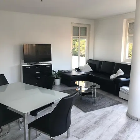 Bright, Spacious 3 Bedroom, Garage Budapest