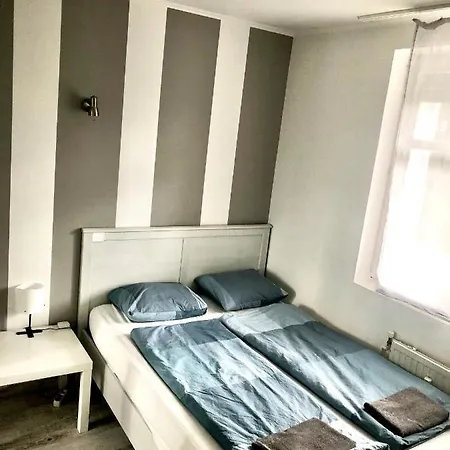 Bright, Spacious 3 Bedroom, Garage *