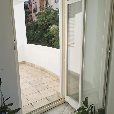 Bright, Spacious 3 Bedroom, Garage Апартаменты